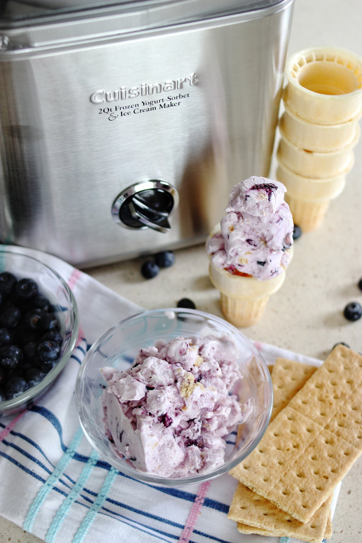 ICE-30BC PURE INDULGENCE™ 2 QUART FROZEN YOGURT-SORBET & ICE CREAM MAKER