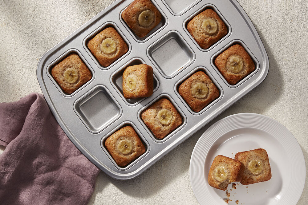 BANANA BREAD BITES