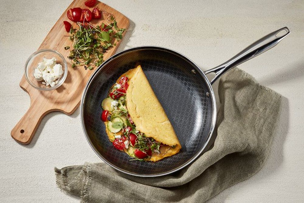 ZUCCHINI, TOMATO AND GOAT CHEESE OMELET