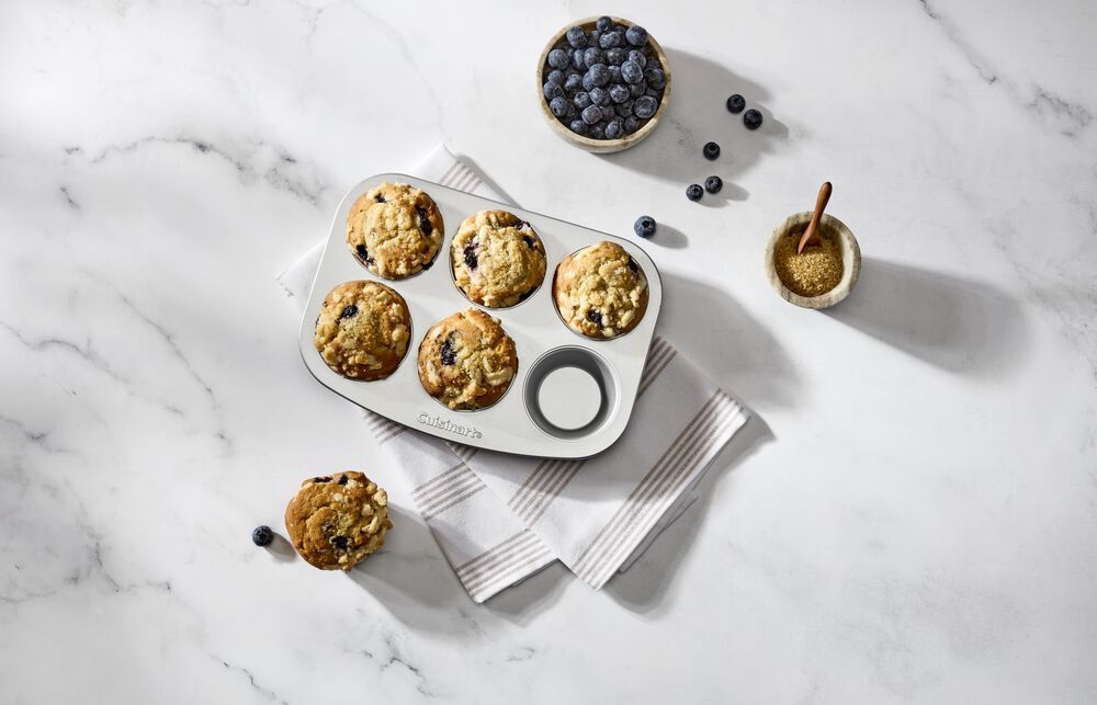 BLUEBERRY CRUMB MUFFINS