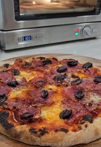 SALAMI, OLIVE AND HOT HONEY PIZZA