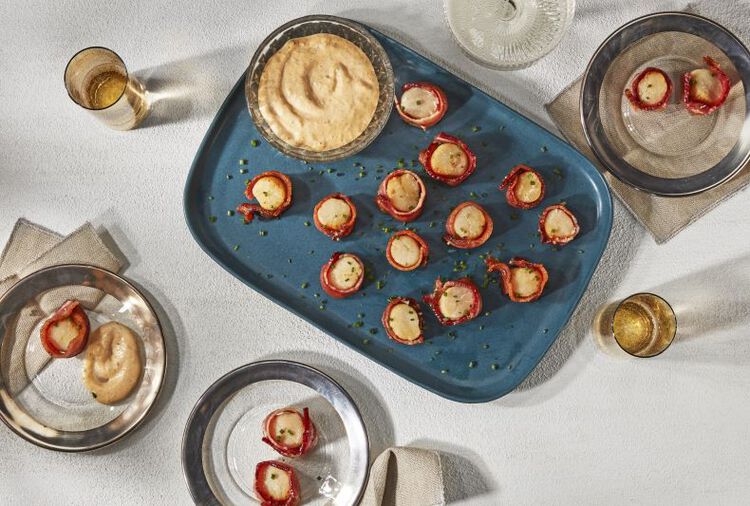CANDIED BACON-WRAPPED SCALLOPS