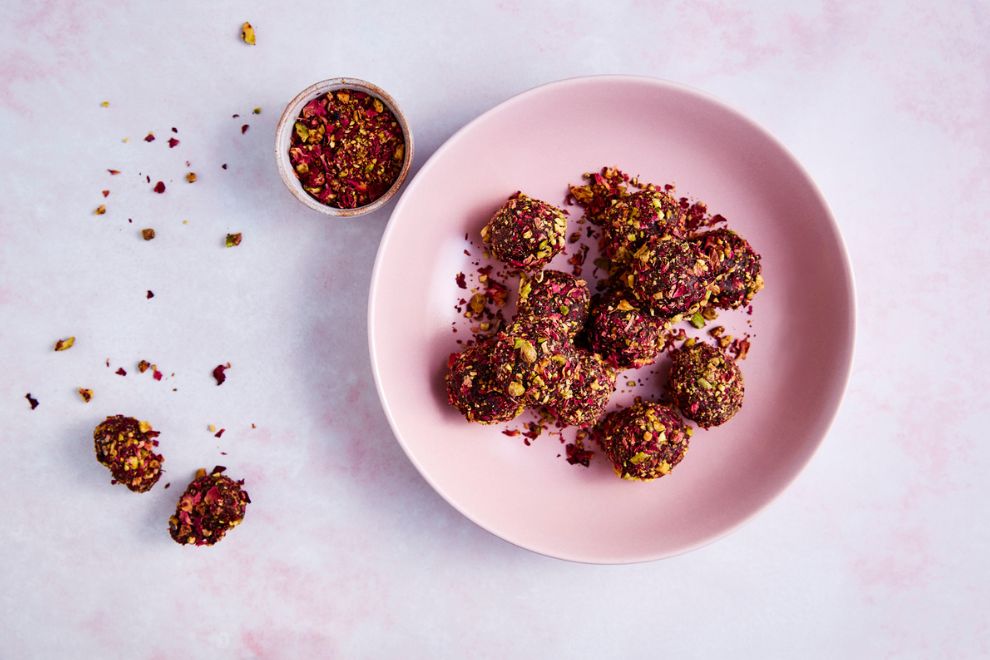 ROSE AND PISTACHIO ENERGY BALLS