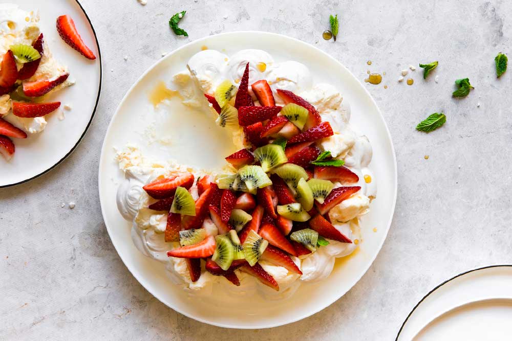 CLASSIC SUMMER PAVLOVA