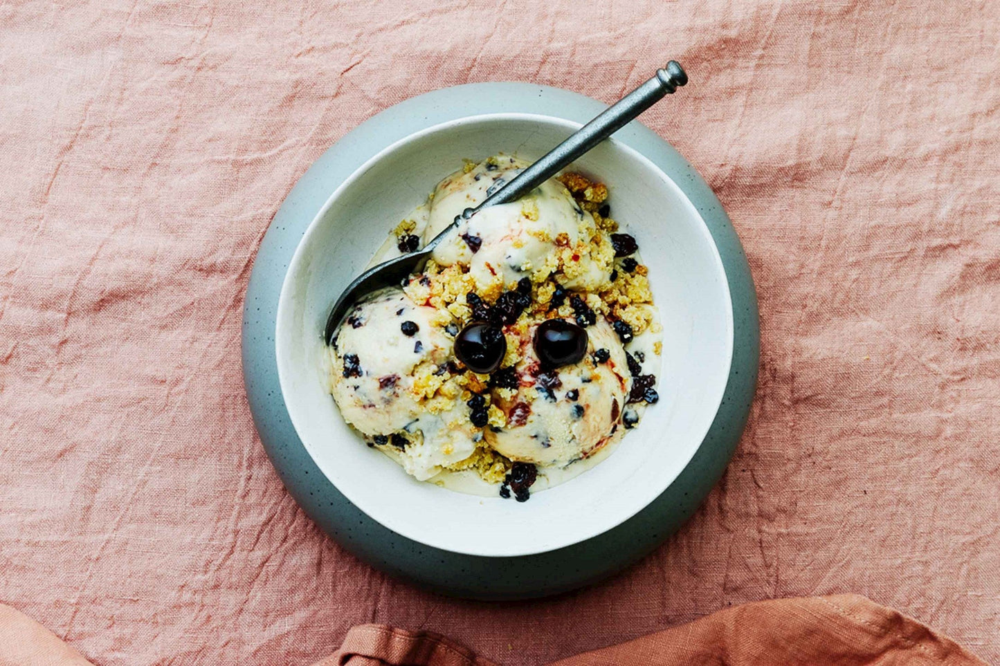 HOT CROSS BUN ICE CREAM