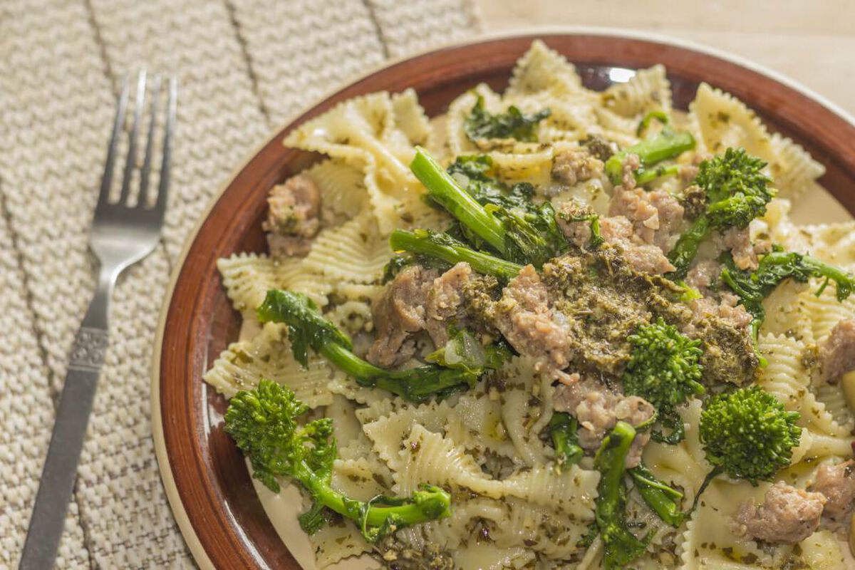 PASTA WITH SAUSAGE AND BROCCOLI RABE