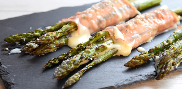 PROSCIUTTO-WRAPPED ASPARAGUS