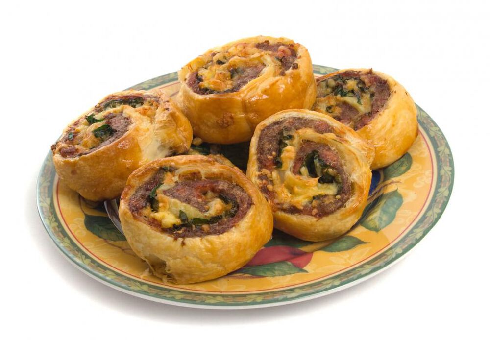 TURKEY SAUSAGE & SUN-DRIED TOMATO PUFF PASTRY PINWHEELS